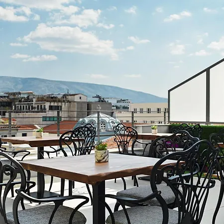 View Urban Aparthotel *